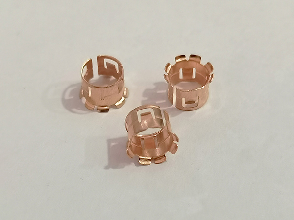 汽车FAK包圆端子